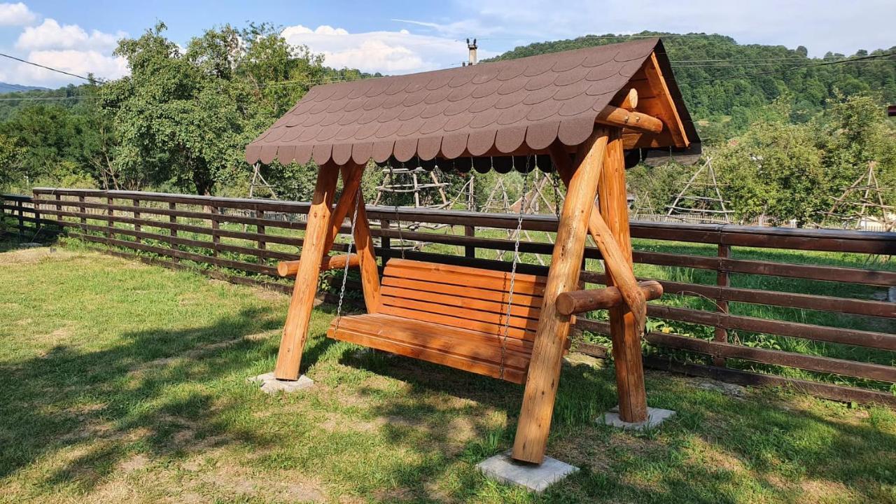 Popasul Galesean Hotel Galesu Bagian luar foto