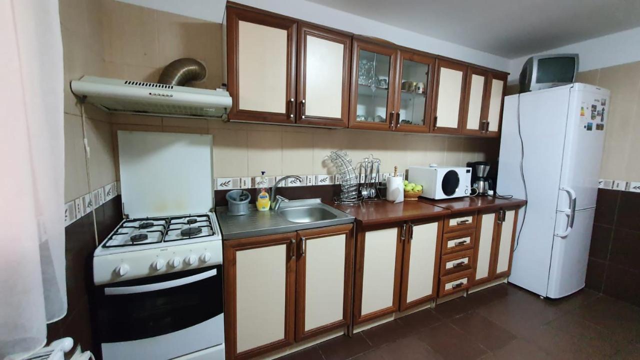 Popasul Galesean Hotel Galesu Bagian luar foto