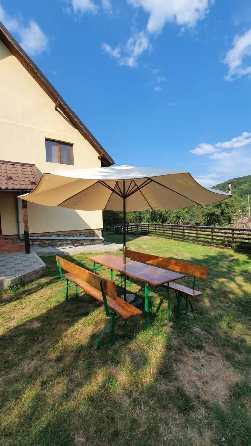 Popasul Galesean Hotel Galesu Bagian luar foto