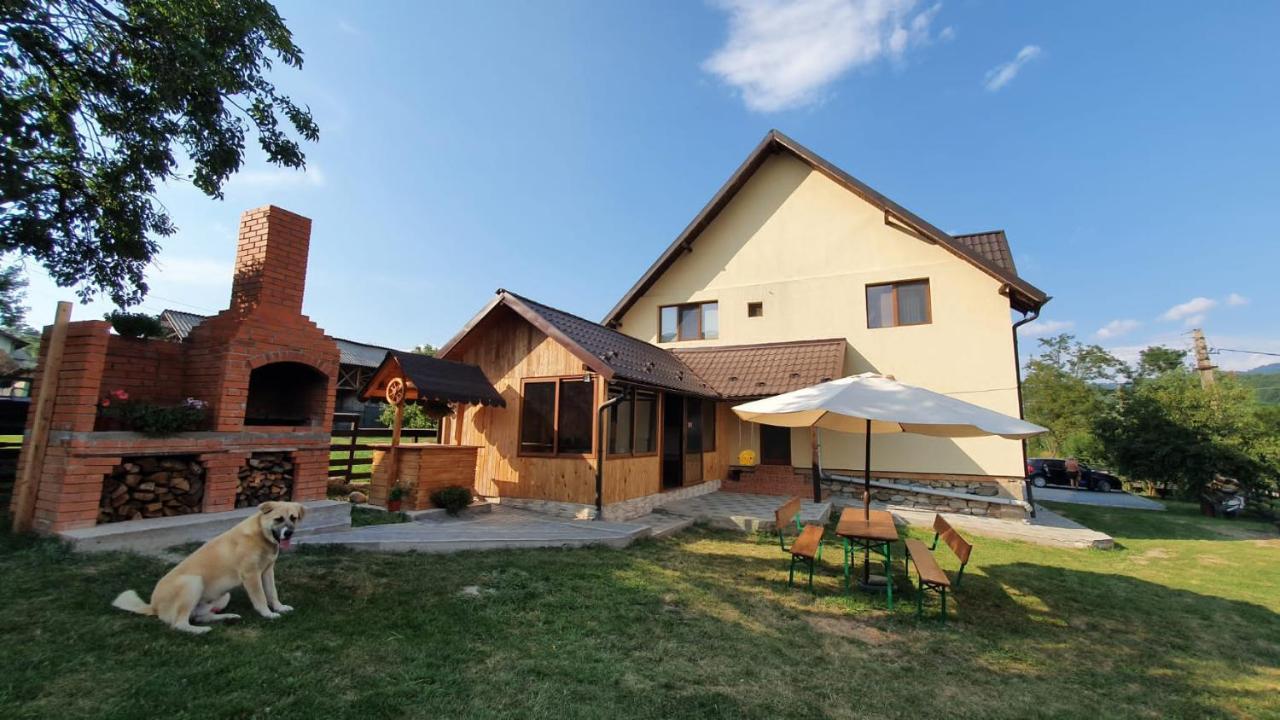 Popasul Galesean Hotel Galesu Bagian luar foto