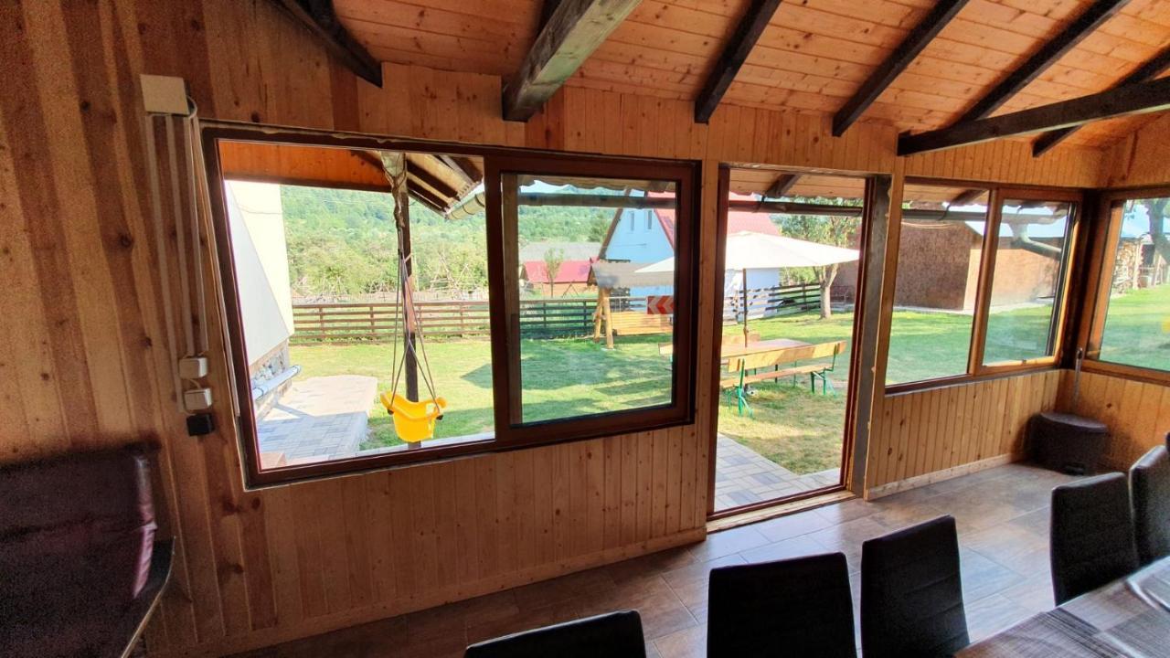 Popasul Galesean Hotel Galesu Bagian luar foto