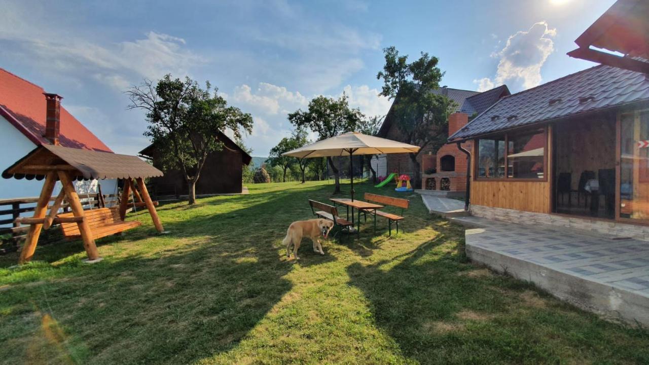 Popasul Galesean Hotel Galesu Bagian luar foto