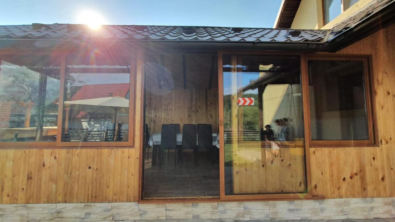 Popasul Galesean Hotel Galesu Bagian luar foto