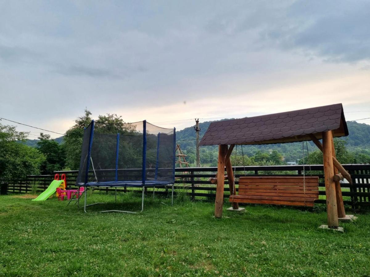 Popasul Galesean Hotel Galesu Bagian luar foto