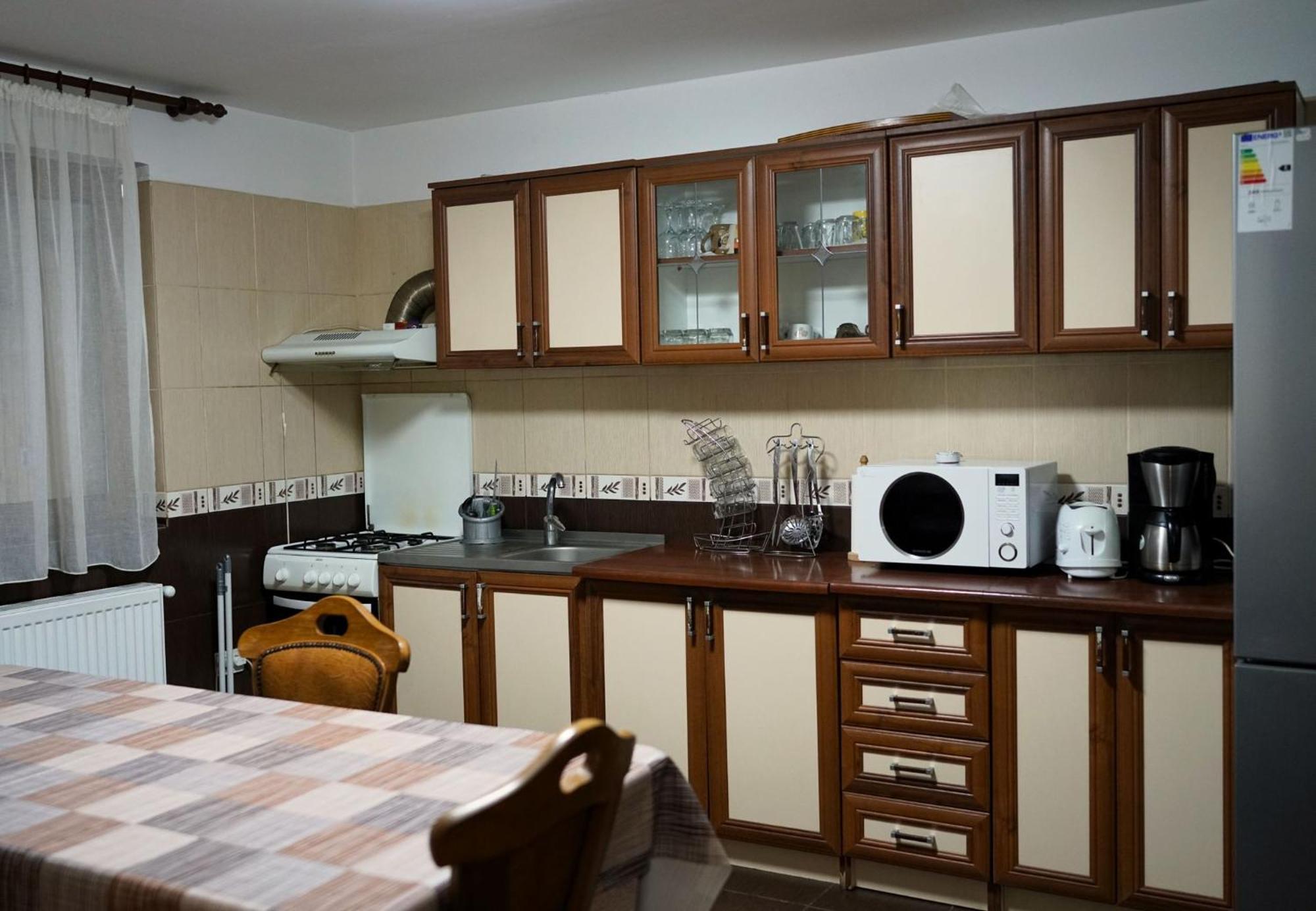 Popasul Galesean Hotel Galesu Bagian luar foto