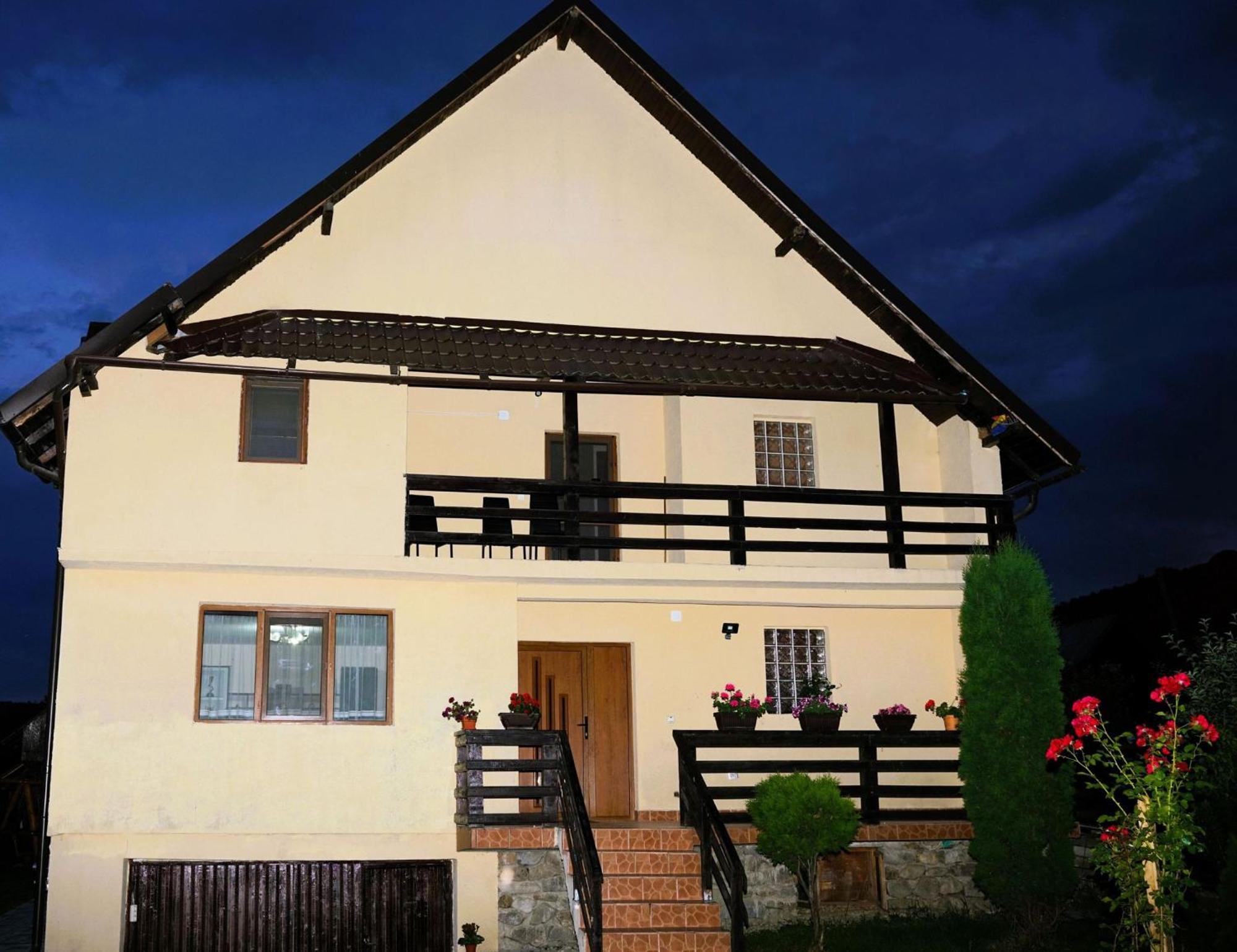 Popasul Galesean Hotel Galesu Bagian luar foto