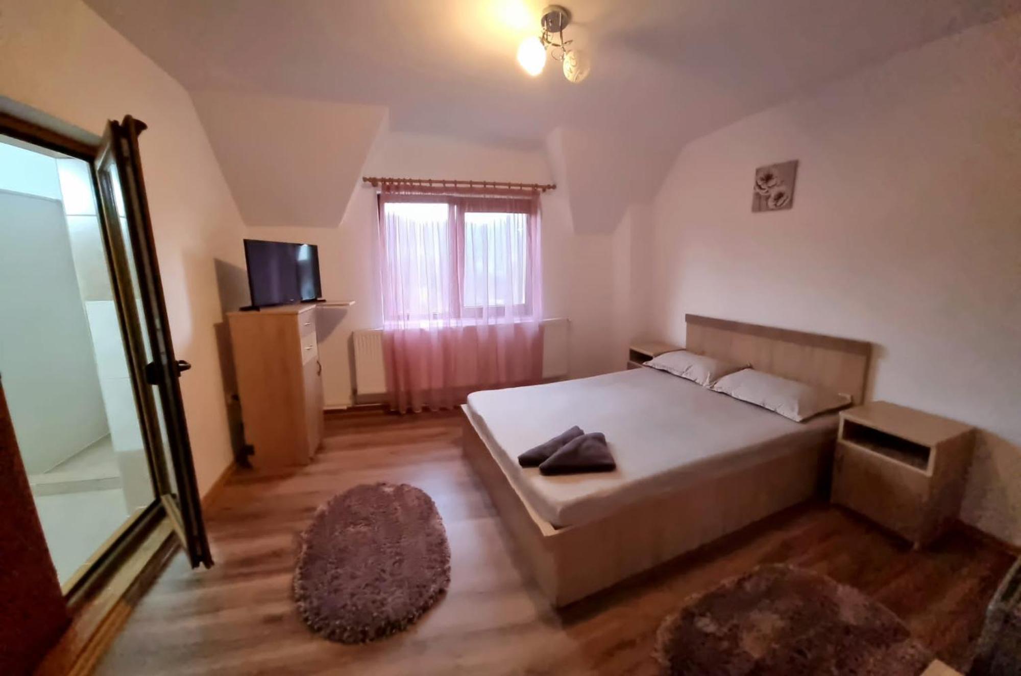 Popasul Galesean Hotel Galesu Bagian luar foto