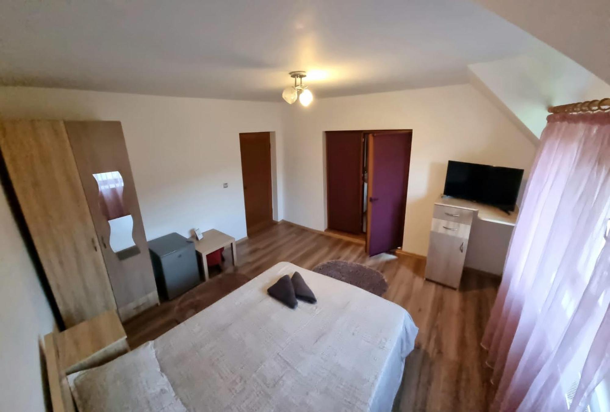 Popasul Galesean Hotel Galesu Bagian luar foto