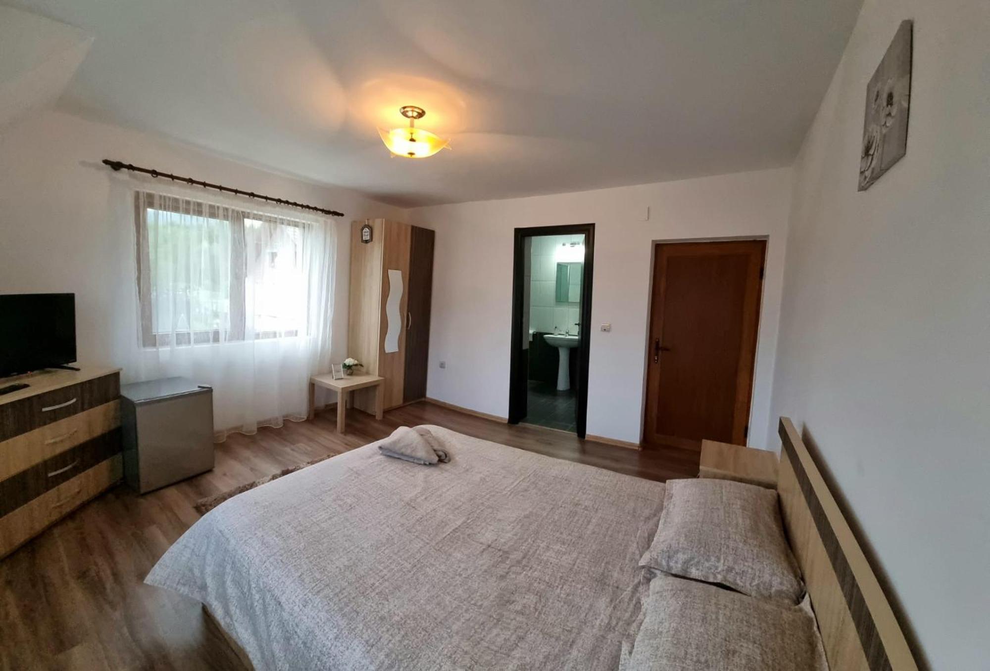 Popasul Galesean Hotel Galesu Bagian luar foto