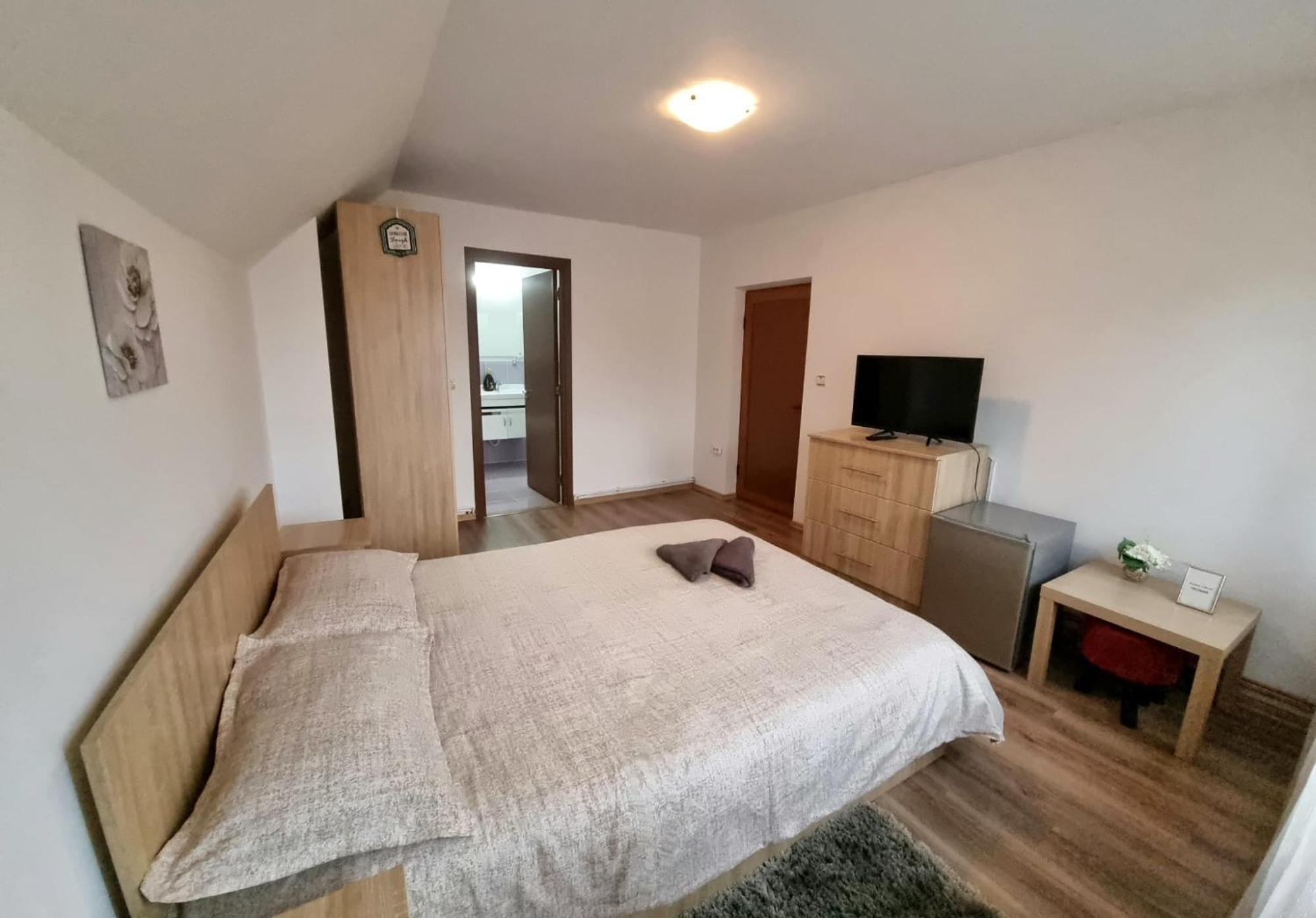Popasul Galesean Hotel Galesu Bagian luar foto
