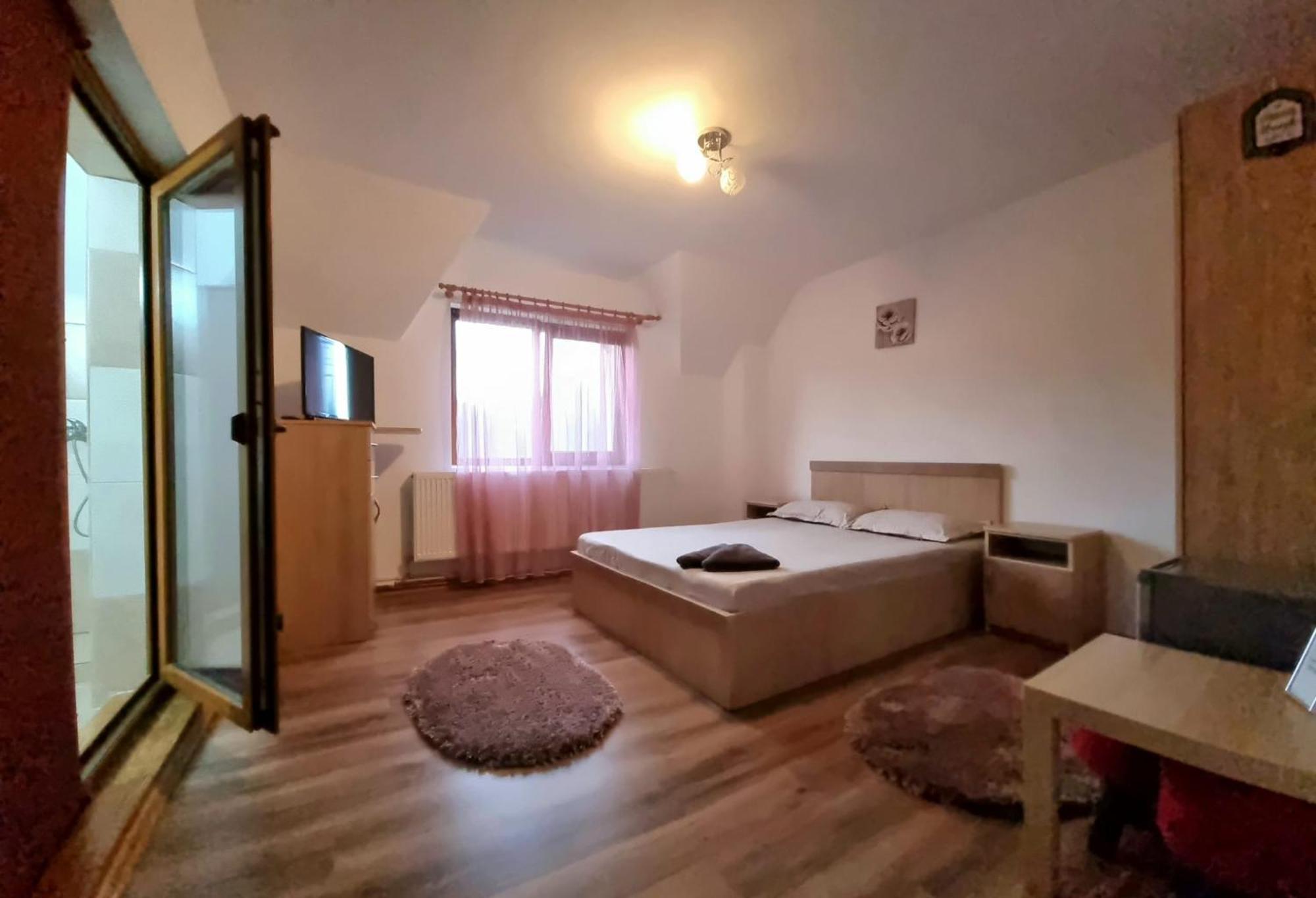 Popasul Galesean Hotel Galesu Bagian luar foto